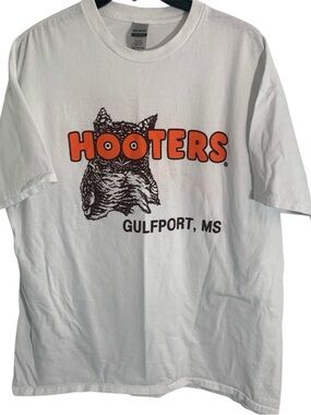 Hooters White Tee with Orange Logo and Owl - Gulfport, MS Mens Size XL